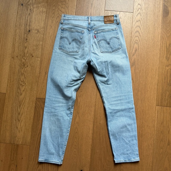 Levi’s Wedgie Icon High Rise Taper Leg Denim Jean - Size 28 - Light Wash - Picture 2 of 10